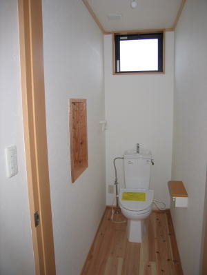 白い洋式トイレ